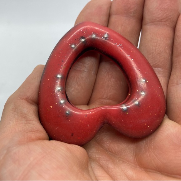 “Heart Rise” Vessel Heart Talisman - Picture 12 of 15